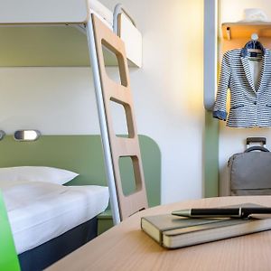 Standard Zimmer mit Kingsize-Bett